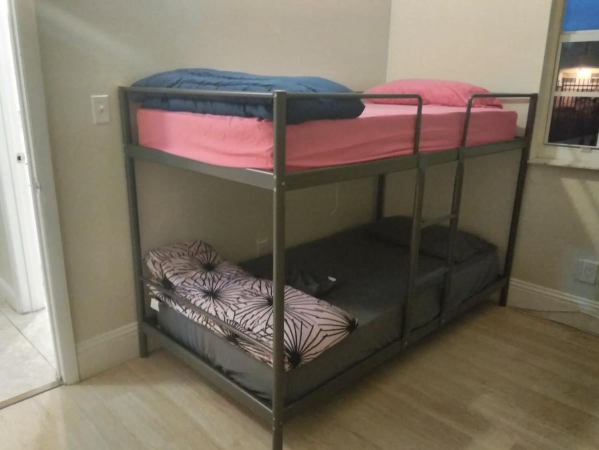 Hostal Cheapest Place *
